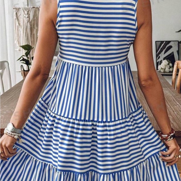 Blue and White Striped Dress Summer dress Sz small - Picture 4 of 5
